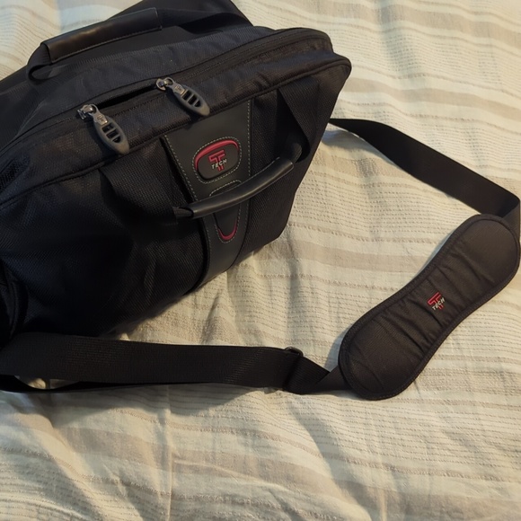 Tumi Bag. - Picture 7 of 7